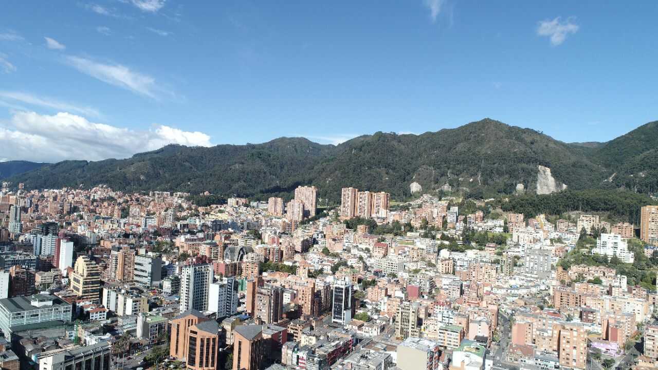 Ciudad de Bogotá y sus cerros orientales