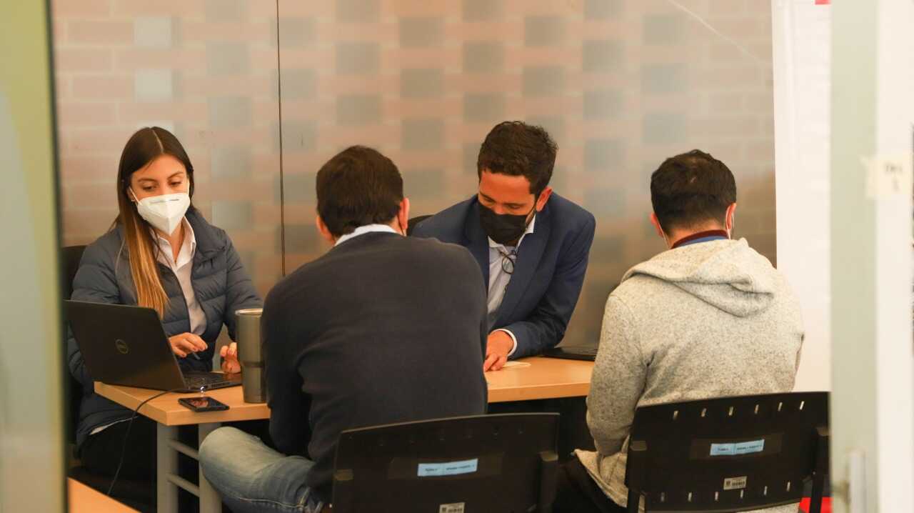 Personas participantes en Semana Ecoempresarial