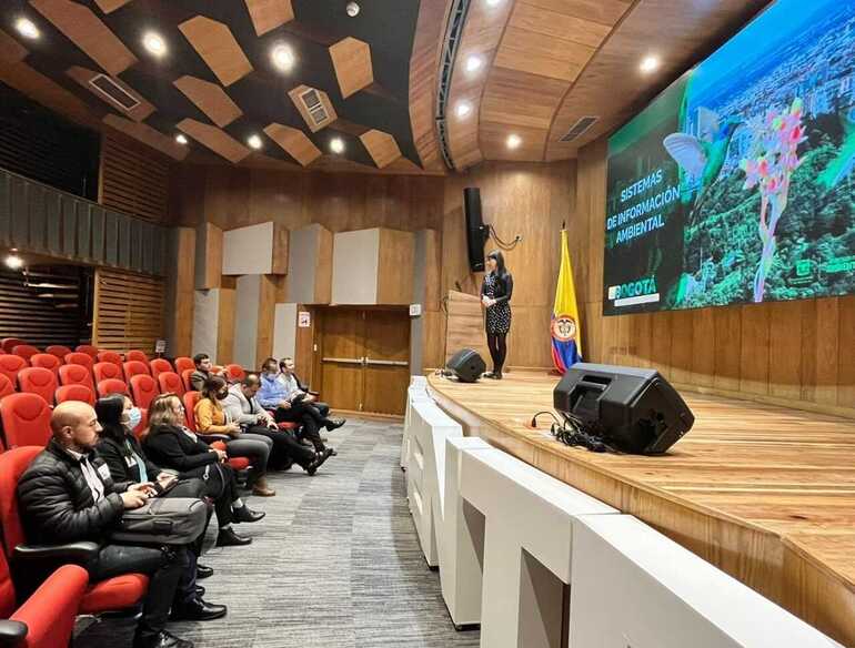 Bogotá presentó sus sistemas de información ambiental a líderes de Bolivia