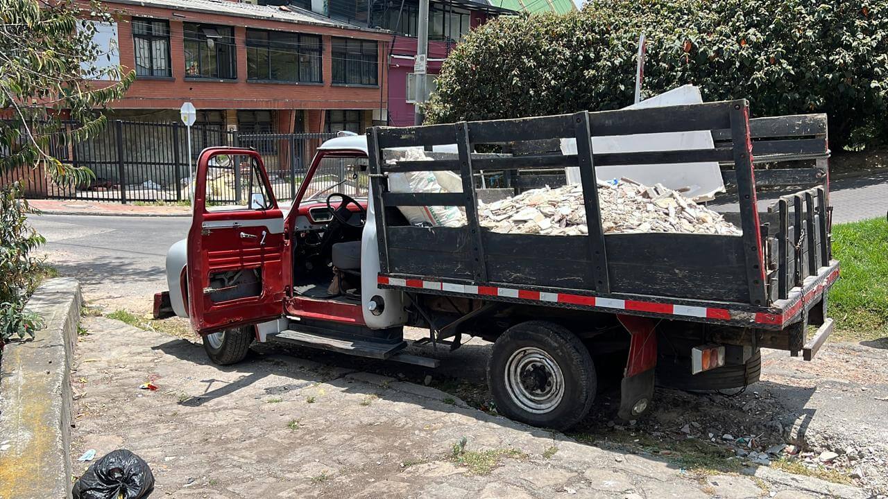 La disposición ilegal de residuos afectaba el suelo, el aire y el agua de la zona alta de Chapinero. Foto: Comunicaciones SDA.