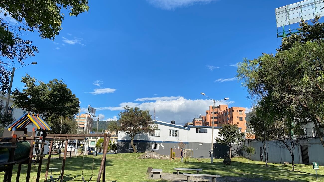 Fotografía cielo azul de Bogotá