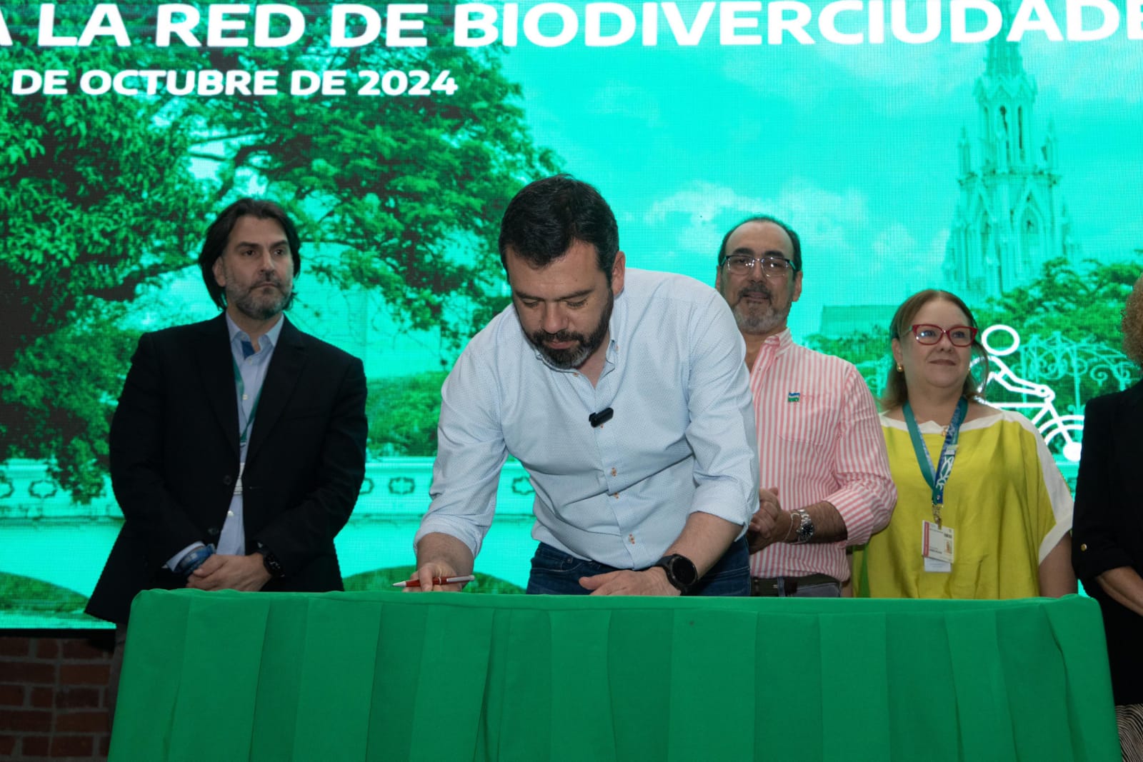 El Alcalde Mayor, Carlos Fernando Galán, en la firma de adhesión de Bogotá a la red de Biodiverciudades de la CAF. Foto: Alcaldía Mayor de Bogotá. 