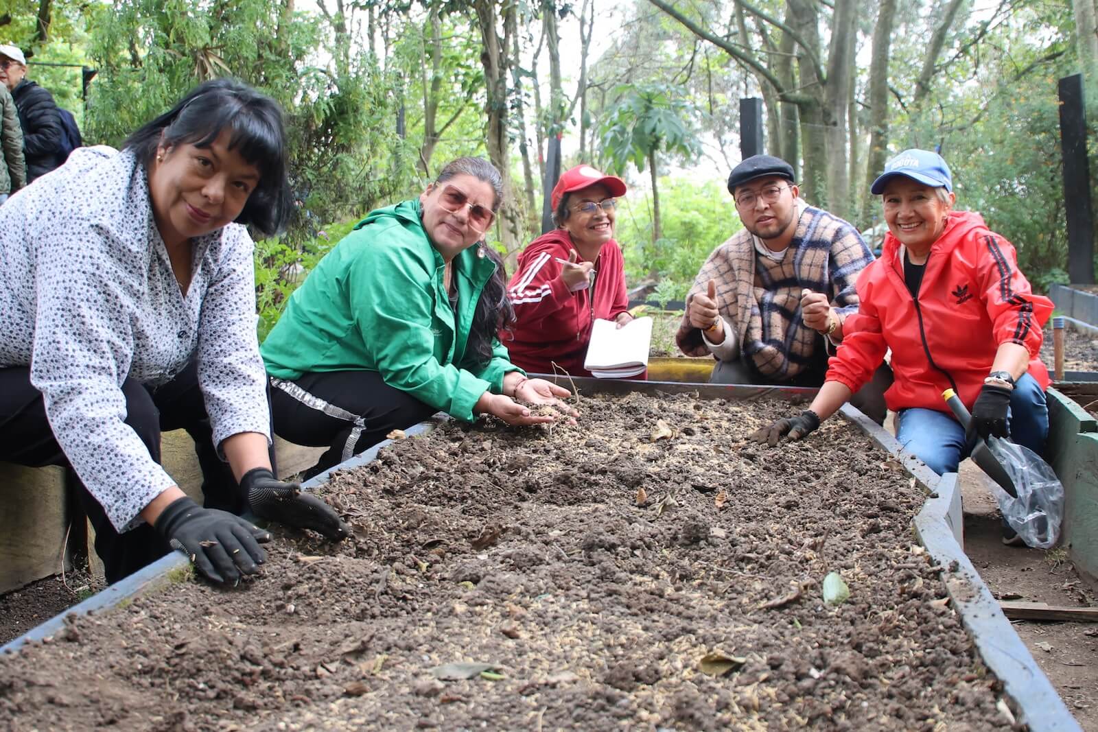 Huerta comunitaria del Mirador de los Nevados promueve especies nativas y saberes ancestrales