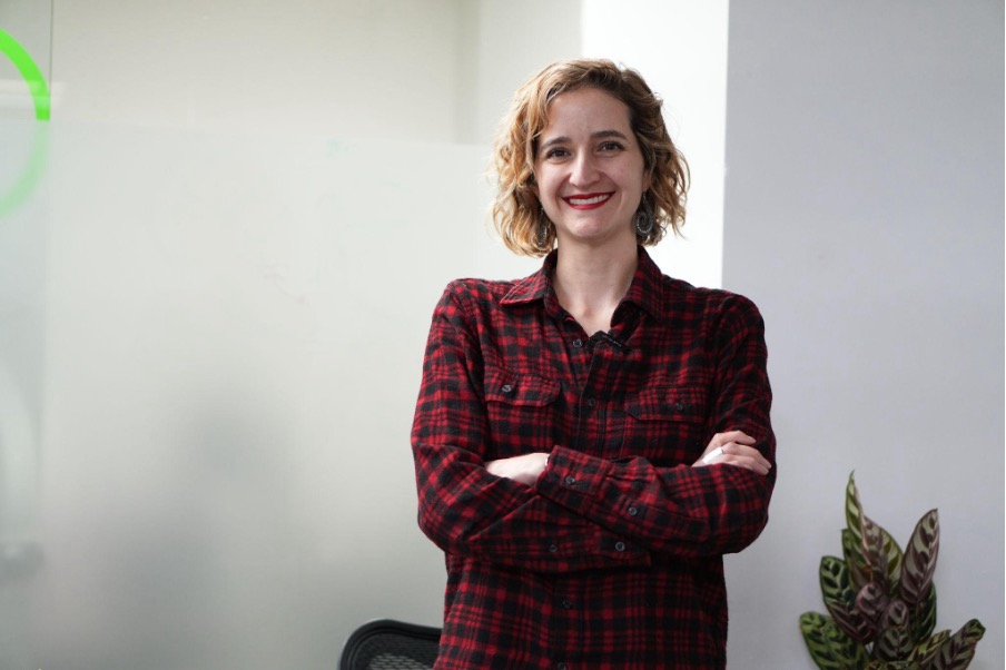 Un día a la vez, y si el día está muy difícil, una hora a la vez: Juliana Barrientos, una bióloga apasionada por los animales y la naturaleza