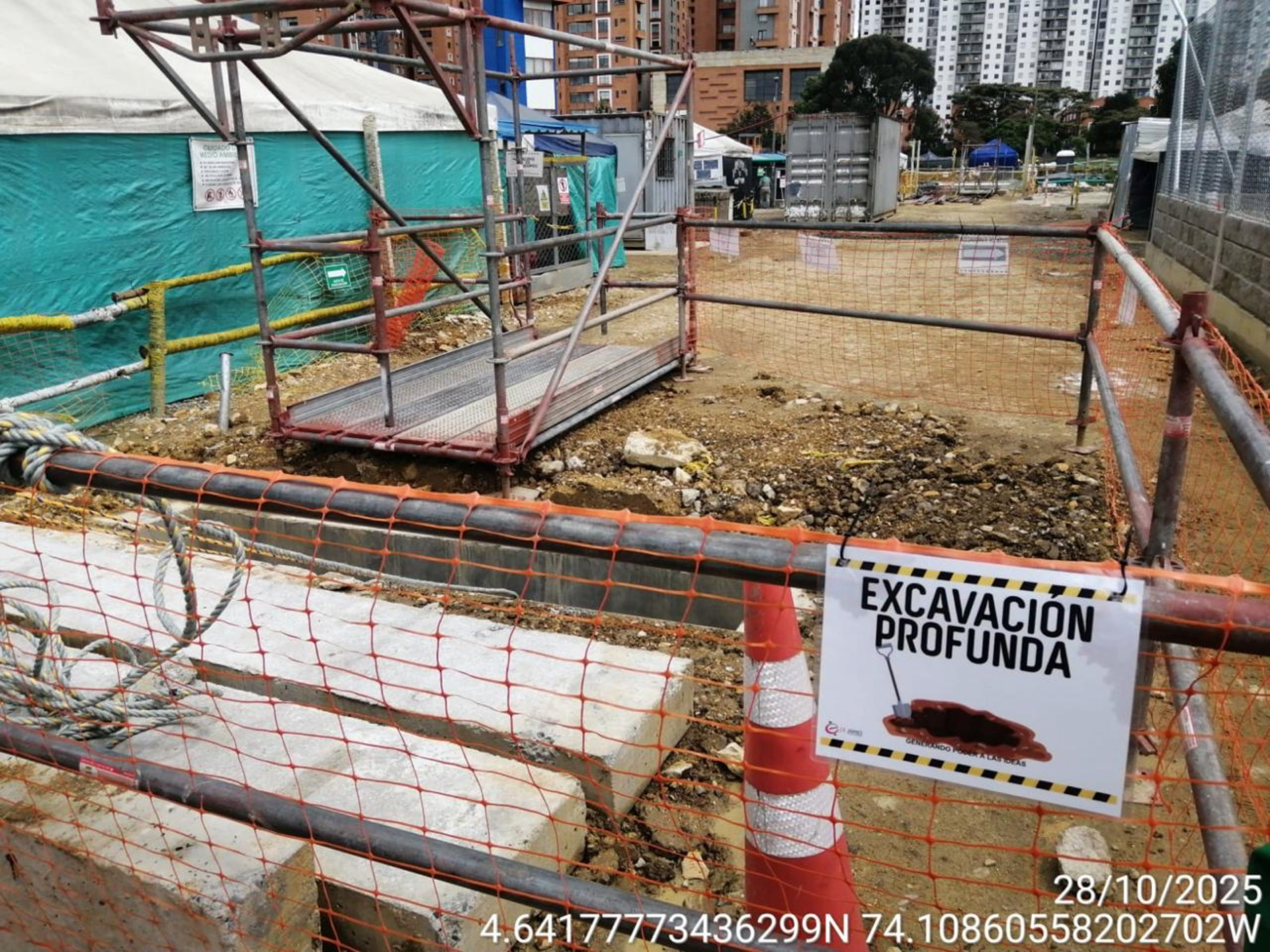 Fotografía de visita de campo en seguimiento a proyecto con licenciamiento ambiental